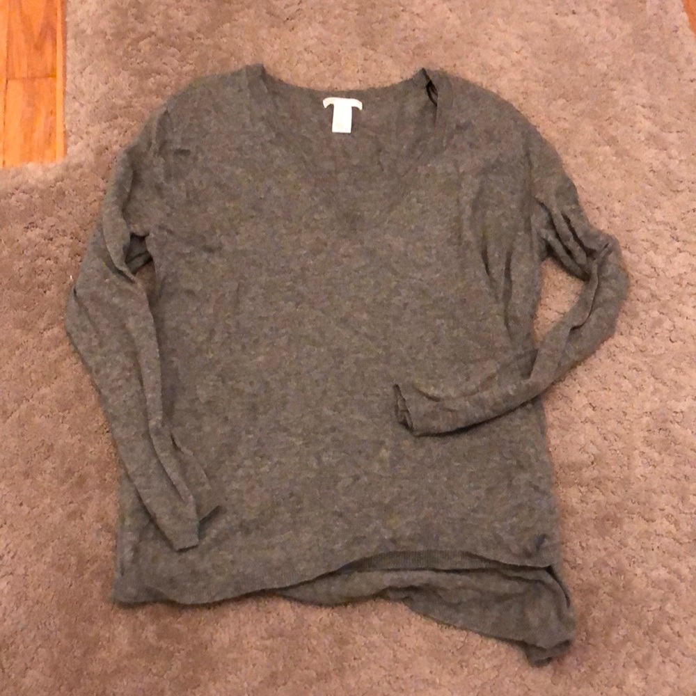 V neck sweater - Picture 2 of 2